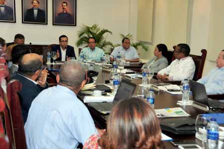  imagen MINISTRO DE EDUCACIÓN, ANDRÉS NAVARRO, REALIZA REUNIÓN DE TRABAJO PARA TENER DIAGNÓSTICO DE PLANES, PROGRAMAS Y PROYECTOS DEL MINERD. 