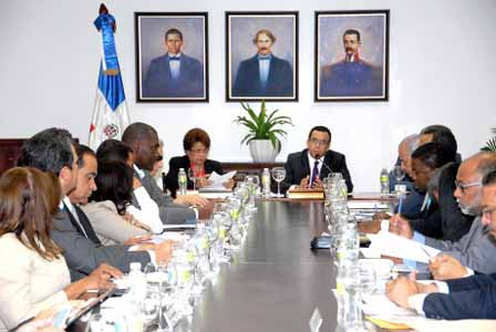  imagen Ministro Andr&eacute;s Navarro encabeza reuni&oacute;n extraordinaria con el Consejo Nacional de Educaci&oacute;n. 