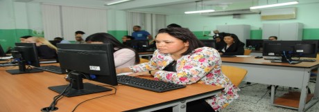  imagen Concursantes tomando la prueba 