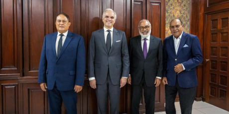  imagen &nbsp;ministro de Educaci&oacute;n, Luis Miguel De Camps junto a&nbsp;directivos de la Sociedad Dominicana de Diarios 