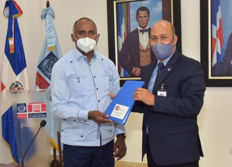  imagen La comisi&oacute;n de transici&oacute;n del Ministerio de Educaci&oacute;n 