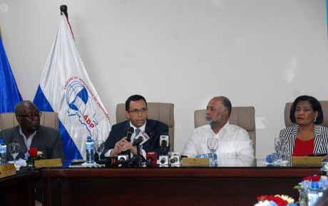  imagen Andrés Navarro sostiene reunión de trabajo con el comité ejecutivo de la Asociación Dominicana de Profesores (ADP). 