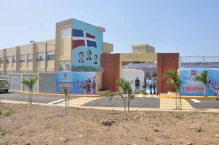  imagen Presidente Danilo Medina entrega dos centros educativos en Monte Plata 