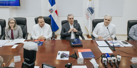  imagen El presidente Luis Abinader y el ministro de Educaci&oacute;n, Luis Miguel De Camps 