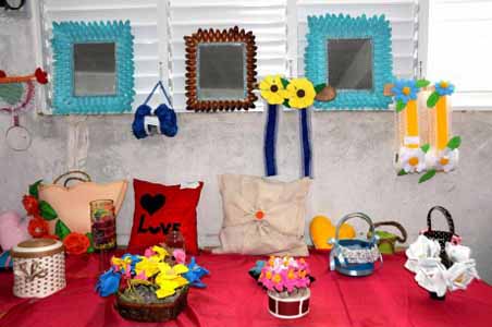  imagen Exposici&oacute;n de Manualidades realizadas por los&nbsp;ni&ntilde;os, ni&ntilde;as y j&oacute;venes de las 18 direcciones regionale. 