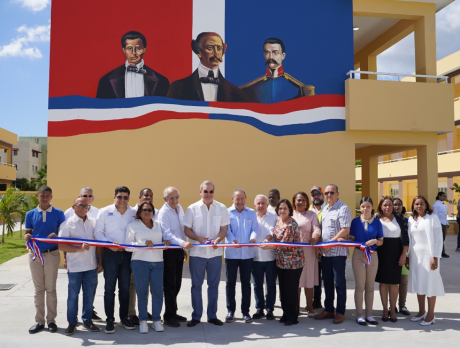  imagen Presidente Luis Abinader inaugura polit&eacute;cnico Evangelina Santos de Berg&eacute;s en ciudad Juan Bosh 