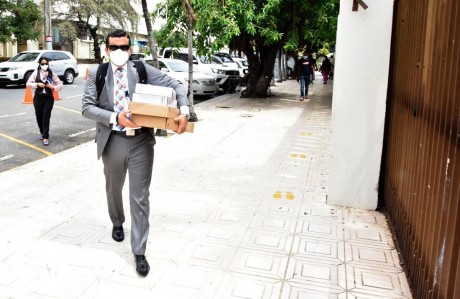  imagen Comisi&oacute;n de Rep&uacute;blica Digital-Educaci&oacute;n muestra evidencias de transparencia con que se entrega computadoras a estudiantes y maestros 