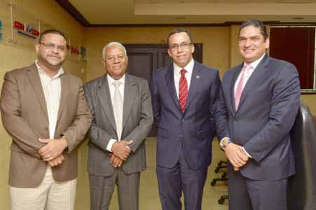  imagen Ministro Andr&eacute;s Navarro, a su derecha Director Miguel Medina, a su izquierda Periodista Osvaldo Santana seguido el se&ntilde;or Hector Marte. 