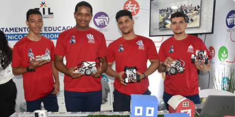  imagen Fotos de estudiantes en la Feria del Libro 