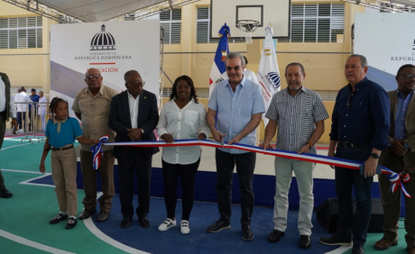  imagen Presidente de la Rep&uacute;blica Dominicana, Luis Abinader, y el Ministerio de Educaci&oacute;n (MINERD) inauguran centros educativos Escuela B&aacute;sica Juan Pablo Duarte y un Centro de Atenci&oacute;n Integral a la Primera Infancia (CAIPI), en el municipio de Hondo Valle, provincia El&iacute;as Pi&ntilde;a. 