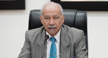  imagen Foto sentado del&nbsp;viceministro Frank D&acute;Oleo 