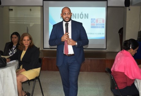  imagen El director de la Regional 10 Santo Domingo, Ronald Santana 