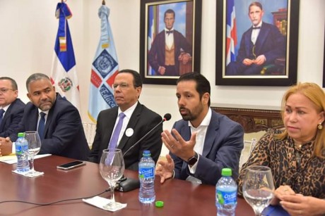  imagen Comisi&oacute;n del MINERD se reune&nbsp; con la firma consultora McKinsey & Company, con el objetivo de lograr mayores niveles de efectividad en la gesti&oacute;n para que redunden en la mejora de la calidad del sistema educativo. 