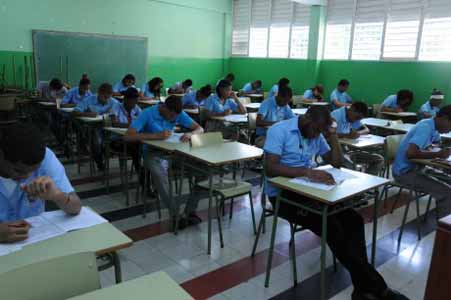  imagen Educación aplaza para el martes las Pruebas de reposición de Ciencias Sociales y Naturales 