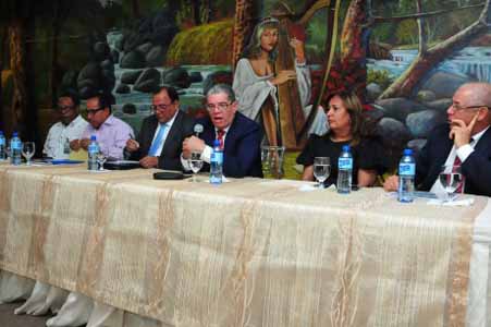  imagen Amarante Baret prepara con Directores Regionales y Distritales de Educación el inicio del próximo año escolar 