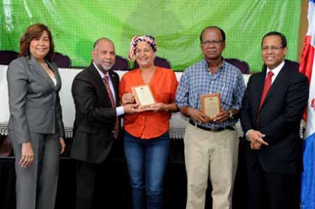  imagen INABIMA distribuye entre 60 maestros 15 millones de pesos del Plan de Retiro Complementario 