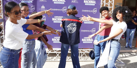  imagen Estudiantes participando en el&nbsp;&nbsp;Campamento Nacional Ciudadanos al 100 