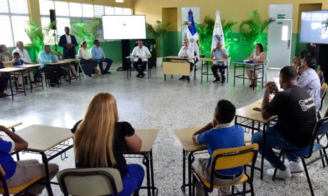  imagen Presidente de la Rep&uacute;blica Dominicana, Luis Abinader y ministro de Educaci&oacute;n, &Aacute;ngel Hern&aacute;ndez, encabezaron este martes el lanzamiento del Bono Escolar. 