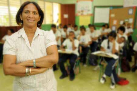  imagen Gobierno apoyará con recursos económicos a universidades para formación de maestros 