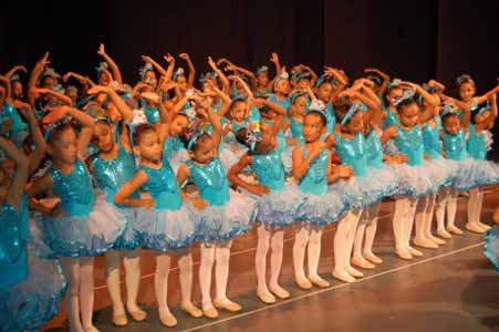  imagen Talleres Infantiles cierran año escolar 2015-2016 con espectáculo artístico 