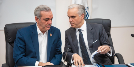  imagen ministro de Educaci&oacute;n, Luis Miguel De Camps junto y el Presidente Luis Abinader&nbsp; 