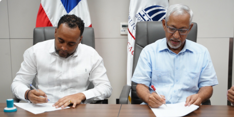  imagen Foto del Ministro &Aacute;ngel Hern&aacute;ndez con dem&aacute;s entidades&nbsp; 