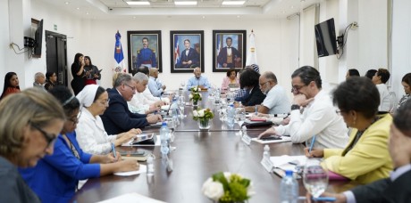  imagen Ministro de Educaci&oacute;n, &Aacute;ngel Hern&aacute;ndez reunido con el Consejo Nacional de&nbsp;Educaci&oacute;n en el&nbsp;Sal&oacute;n Ercilia Pep&iacute;n 
