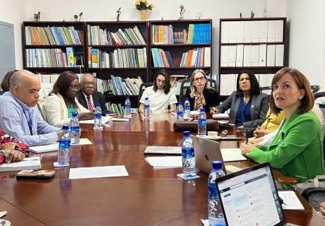  imagen Docentes de las regionales 10 y 15, de la provincia Santo Domingo, y de la 04, de San Crist&oacute;bal durante m&oacute;dulo. 