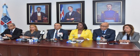  imagen El ministro de Educaci&oacute;n, Antonio Pe&ntilde;a Mirabal y la presidenta de la Asociaci&oacute;n Dominicana de Profesores (ADP) 