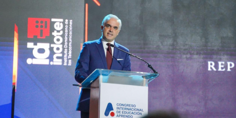  imagen ministro de Educaci&oacute;n, Luis Miguel De Camps 