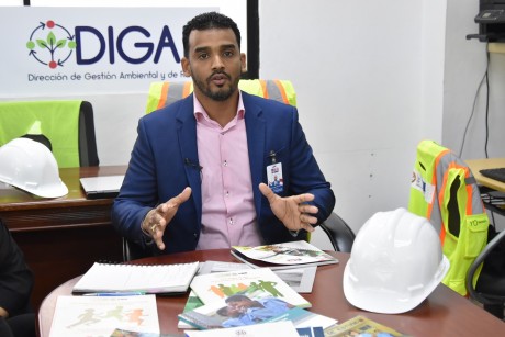  imagen Director de la DIGAR, Carlos Darwin Mart&iacute;nez. 