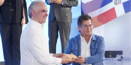  imagen ministro De Camps&nbsp; junto a&nbsp;el director general de RTVD, Iv&aacute;n Ruiz 