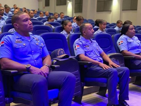  imagen Polic&iacute;as Escolares en conferencia sobre los derechos fundamentales y el sistema de protecci&oacute;n de ni&ntilde;os, ni&ntilde;as y adolescentes 