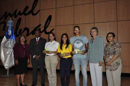  imagen Ministerio Educación y la UASD premian ganadores de Olimpíadas en Ciencias de la Naturaleza 