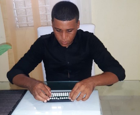  imagen H&eacute;ctor Aquino Feliz&nbsp; 