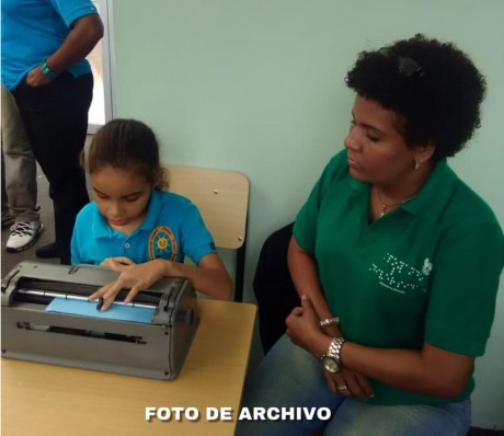  imagen Estudiante del&nbsp;Centro Nacional de Recursos Educativos para la Discapacidad Visual &ldquo;Olga Estrella&rdquo;, 