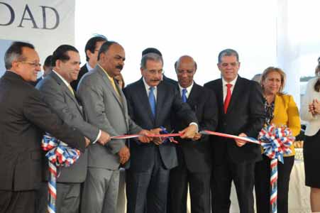  imagen Presidente Medina inaugura en Santiago complejo para estudiantes de Magisterio en Universidad ISA 