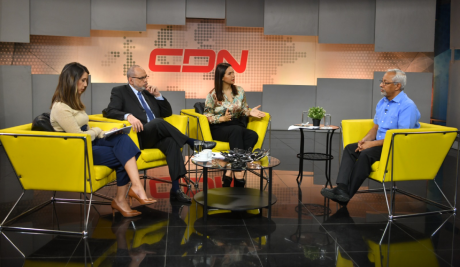  imagen Ministro de Educaci&oacute;n, &Aacute;ngel Hern&aacute;ndez durante su participaci&oacute;n en el programa Despierta con CDN, que se transmite por el Canal 37. 