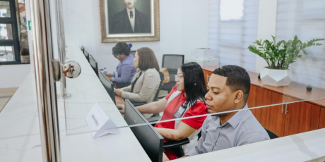  imagen Foto de empleados Minerd&nbsp; 