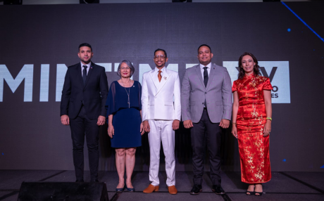  imagen Decimocuarta edici&oacute;n del Per&iacute;odo de Sesiones del Modelo Internacional de las Naciones Unidas (MINUME) con la presencia directora de Gabinete Ministerial del Minerd, Siullin Joa y el director del Programa de Liderazgo Educativo (PLE), Gerand Ventura 