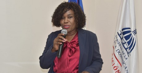  imagen exdirectoras reconocidas&nbsp; Ana Rosal&iacute;a Santos Castillo, Luisa Am&eacute;rica Mateo Dicl&oacute;, Esperanza Ondina Suero Terrero, Marianela Pinales y Marina Antonia Hilario Castillo 