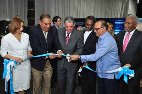  imagen Amarante Baret inaugura la V Feria Semana de la Geografía del Listín Diario y el Plan Lea 